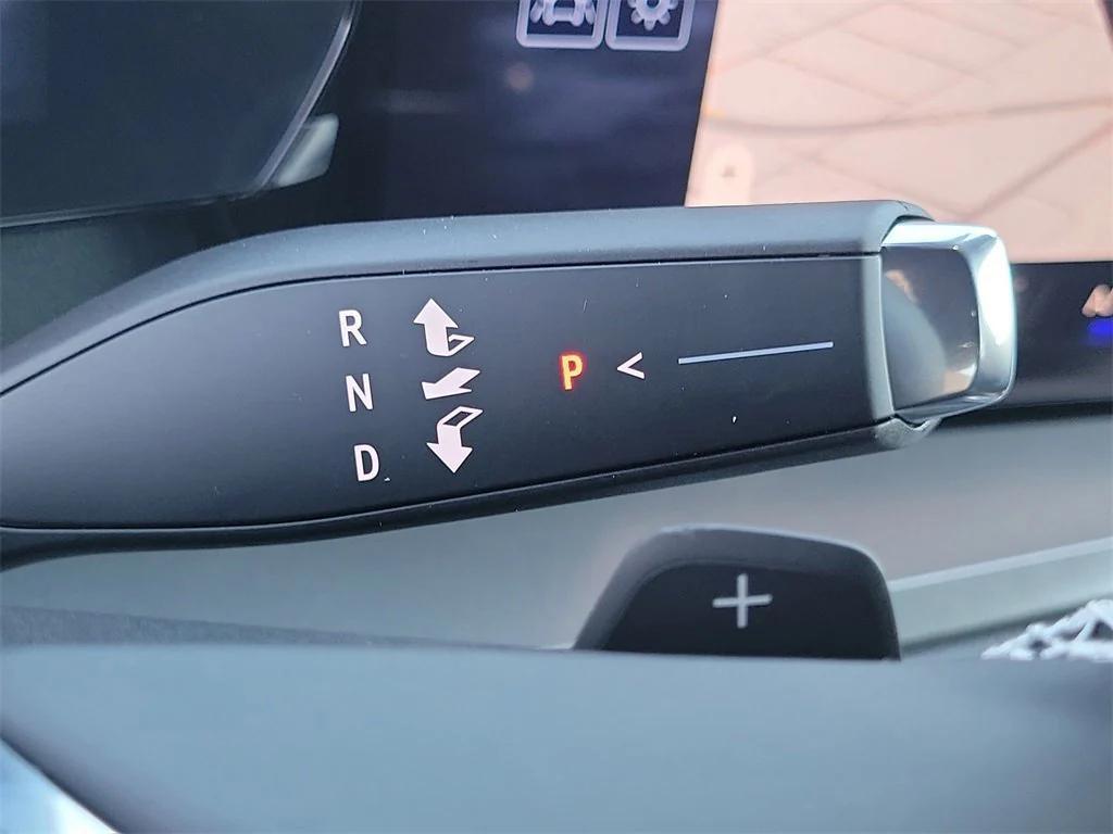 new 2026 Chevrolet Traverse car, priced at $45,105