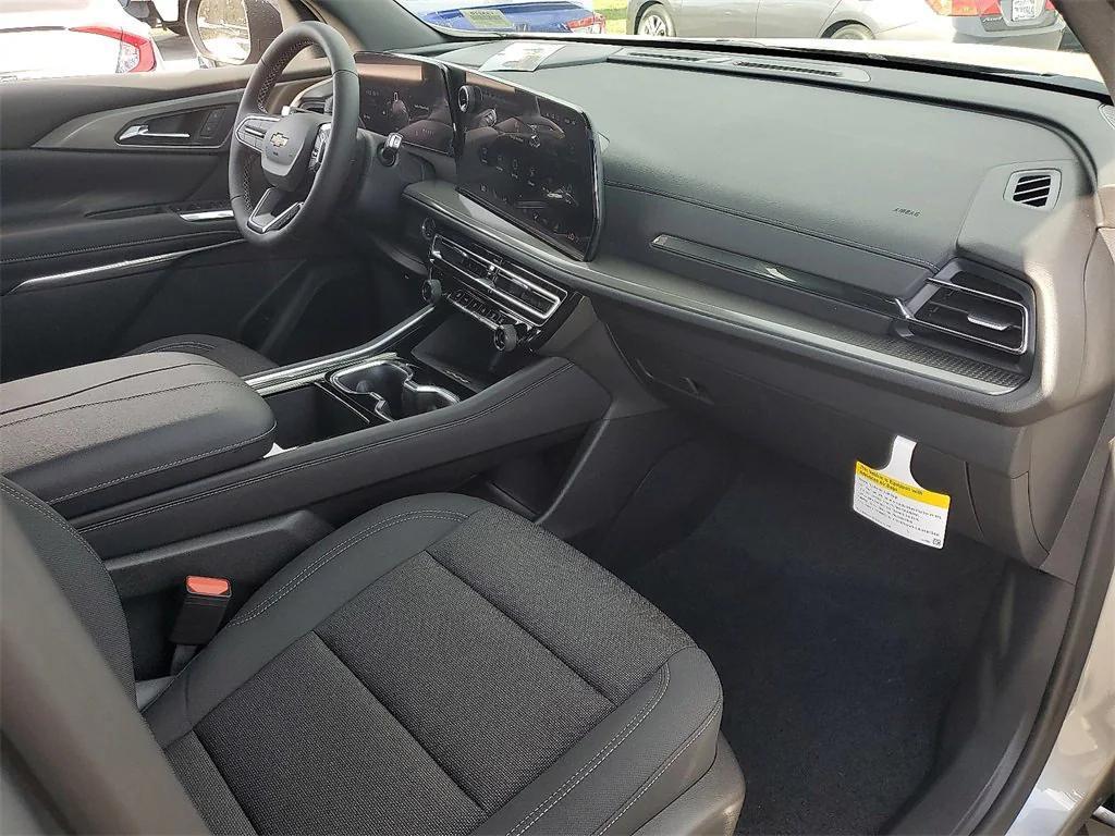 new 2026 Chevrolet Traverse car, priced at $42,820