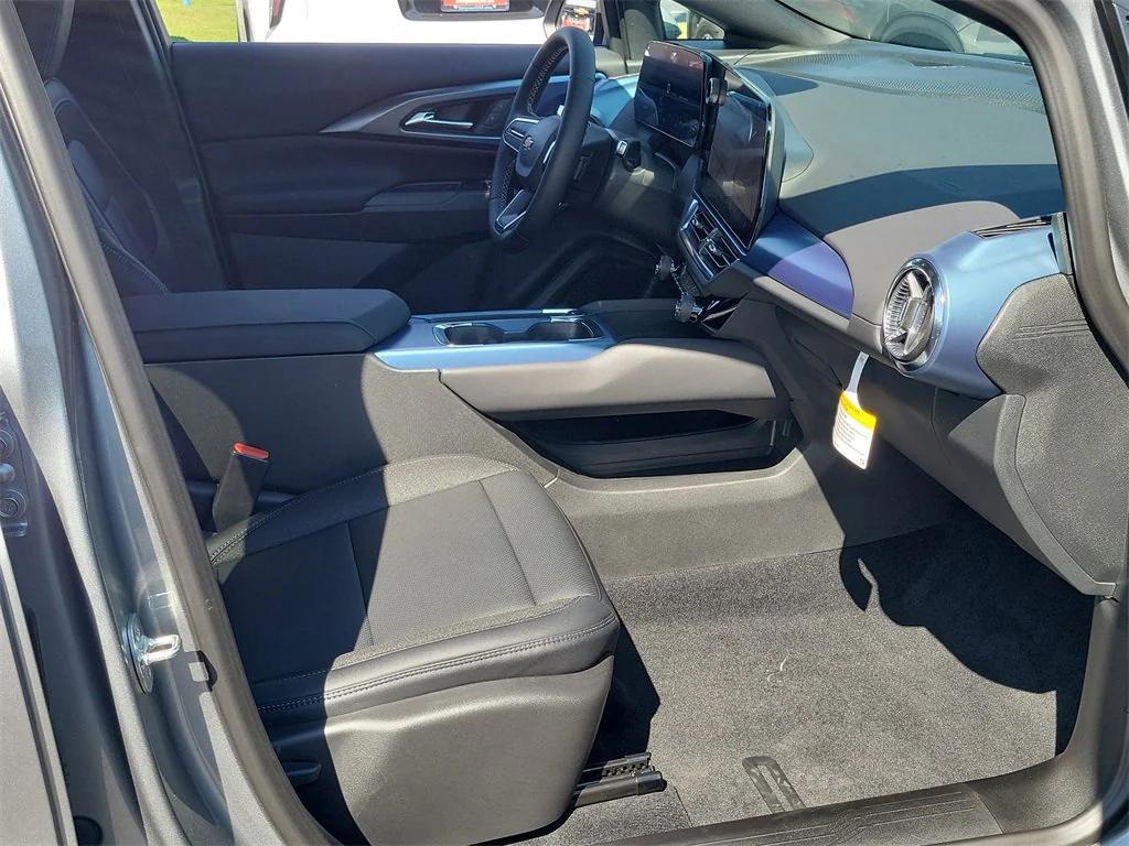 new 2026 Chevrolet Equinox EV car, priced at $40,920