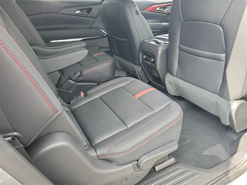 new 2026 Chevrolet Traverse car, priced at $59,070