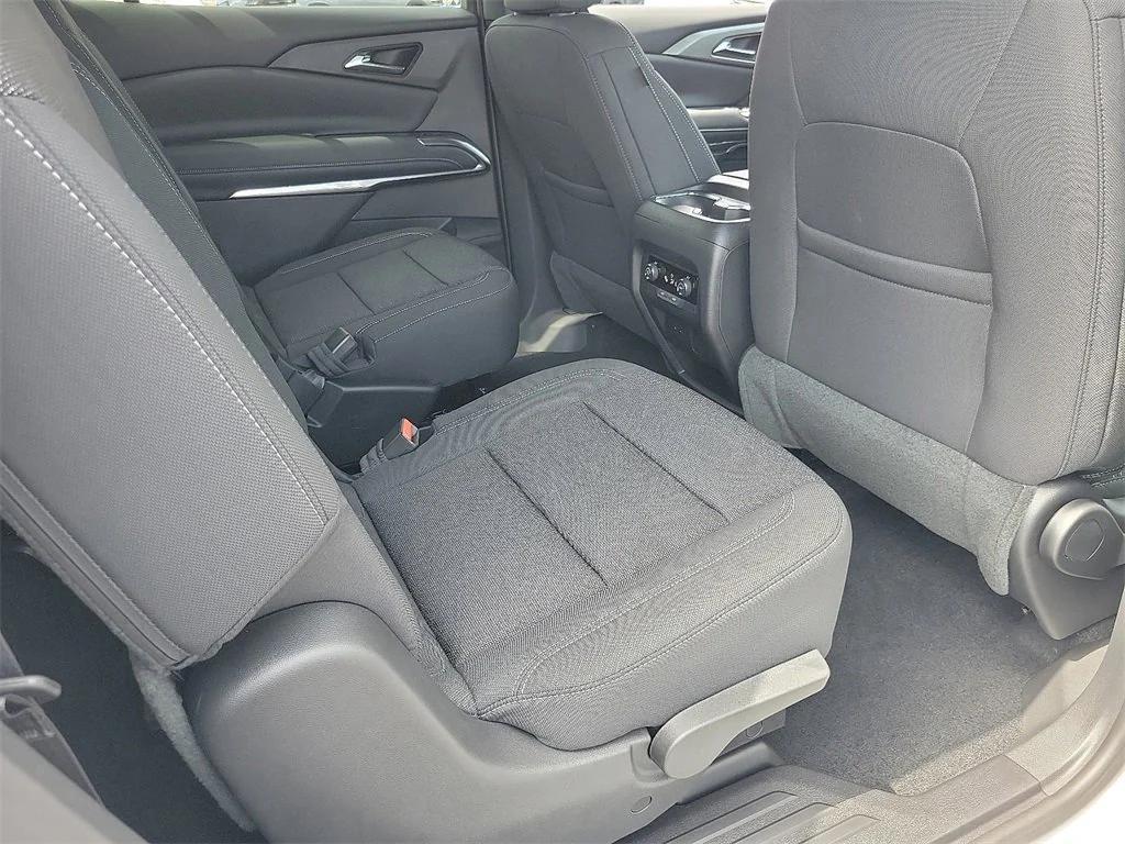 new 2026 Chevrolet Traverse car, priced at $42,820