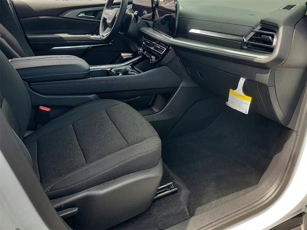 new 2026 Chevrolet Traverse car, priced at $42,820