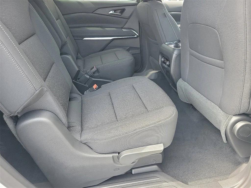 new 2026 Chevrolet Traverse car, priced at $42,820