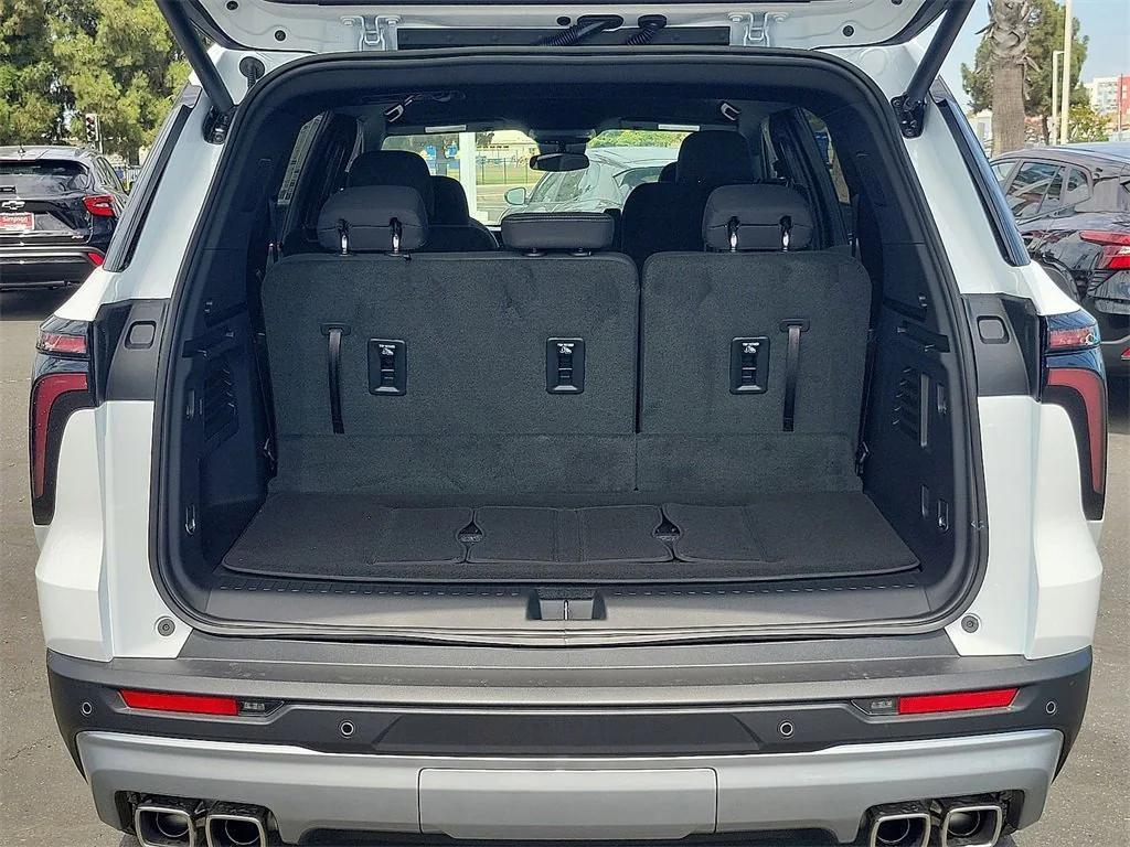 new 2026 Chevrolet Traverse car, priced at $42,820