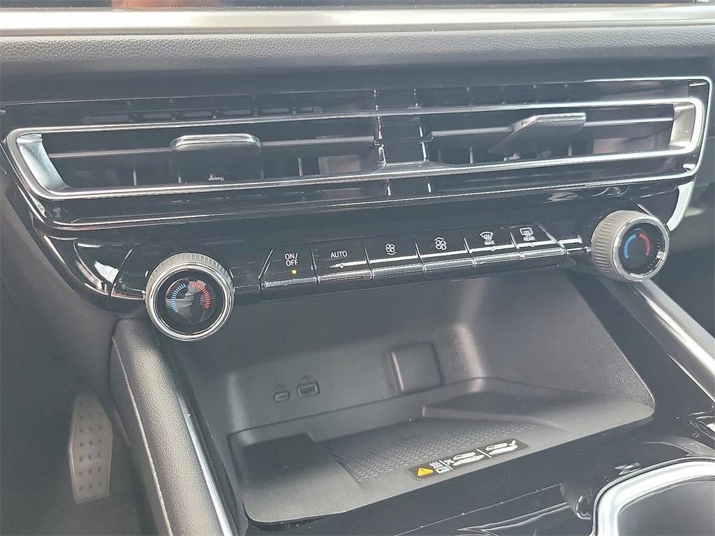 new 2026 Chevrolet Traverse car, priced at $42,820