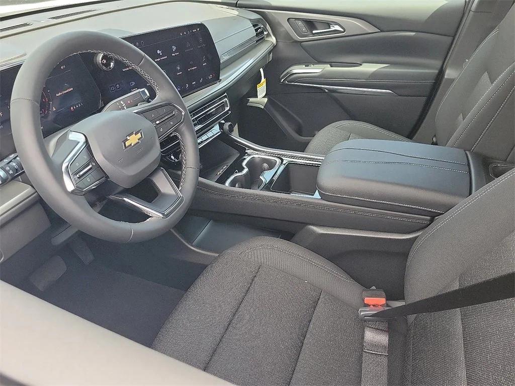 new 2026 Chevrolet Traverse car, priced at $42,820