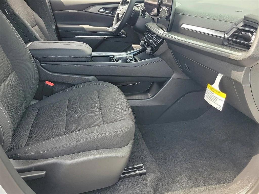 new 2026 Chevrolet Traverse car, priced at $42,820