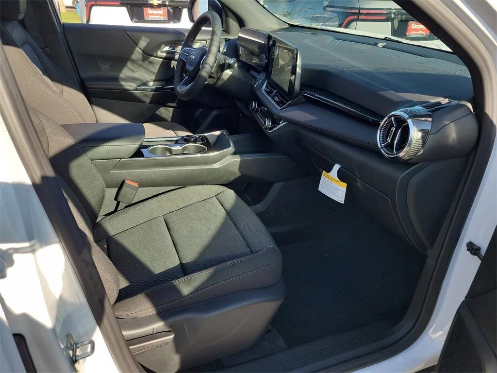 new 2026 Chevrolet Equinox car, priced at $30,495