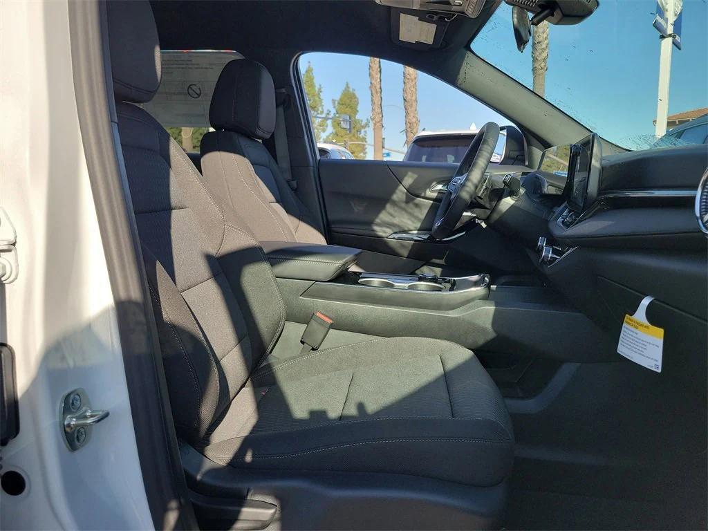 new 2026 Chevrolet Equinox car, priced at $30,495