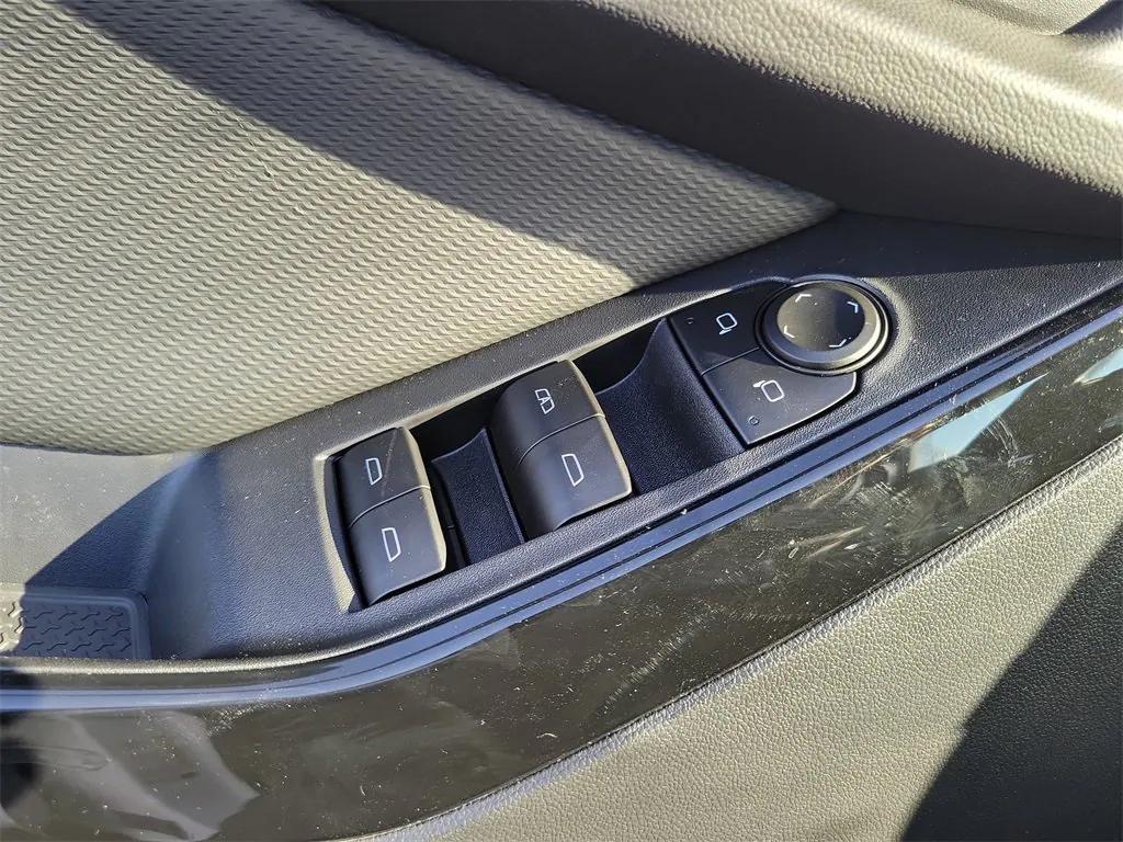 new 2026 Chevrolet Equinox car, priced at $30,495