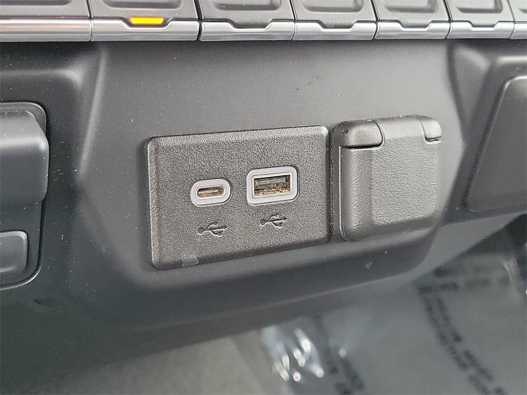 used 2021 Chevrolet Silverado 1500 car, priced at $31,995