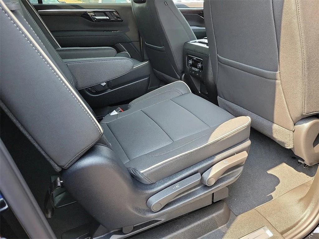 new 2025 Chevrolet Suburban car, priced at $85,600