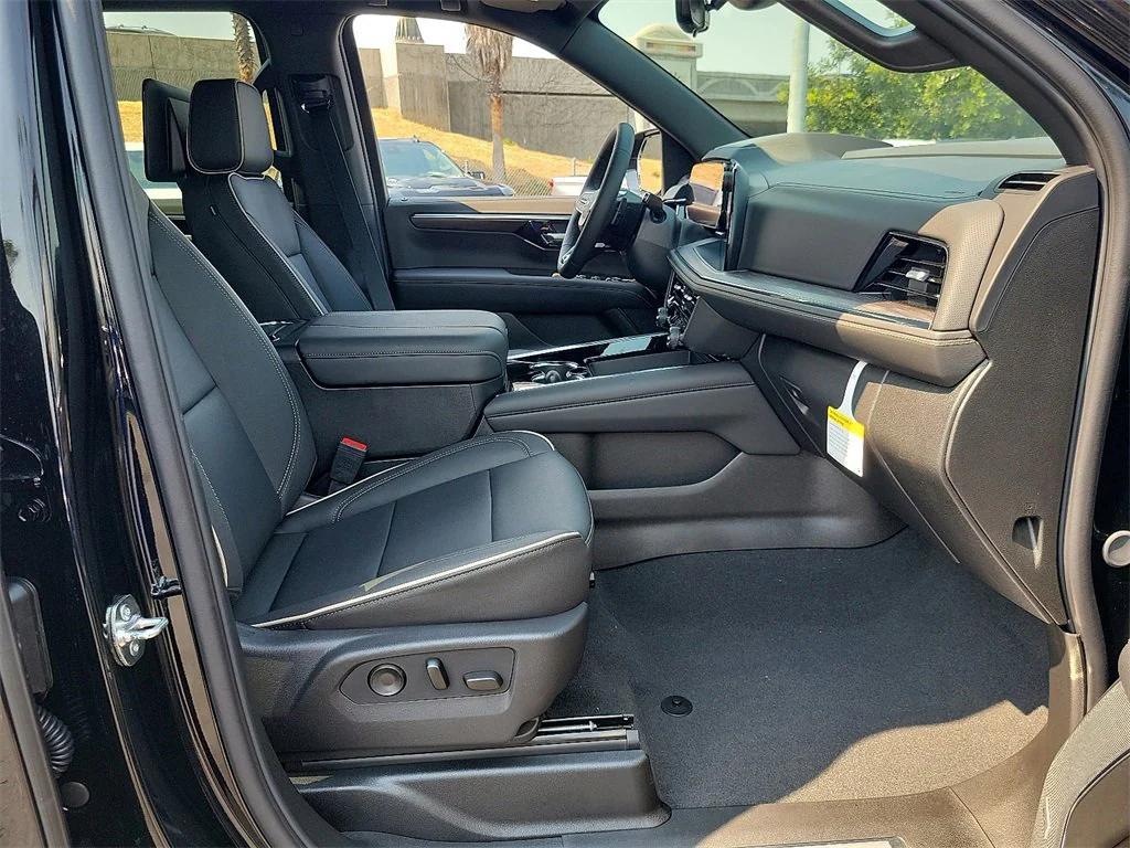 new 2025 Chevrolet Suburban car, priced at $85,600