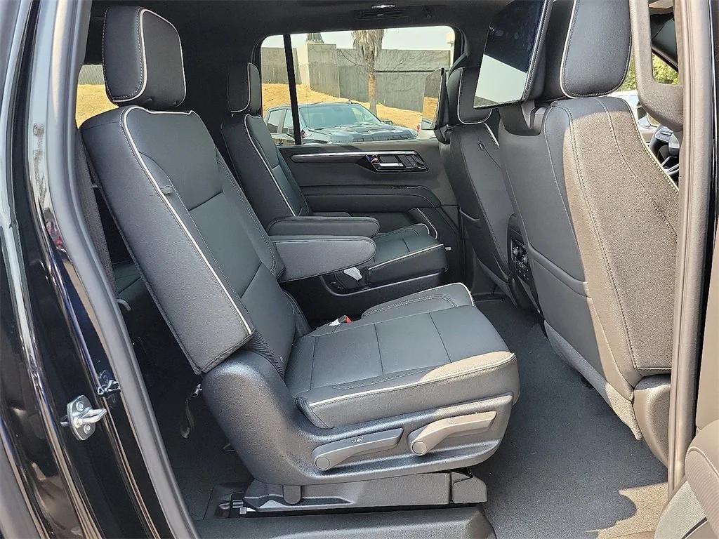 new 2025 Chevrolet Suburban car, priced at $85,600