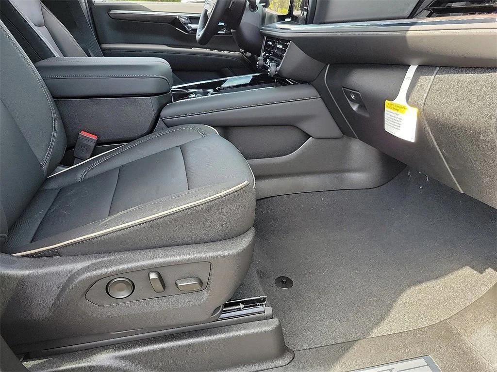 new 2025 Chevrolet Suburban car, priced at $84,740