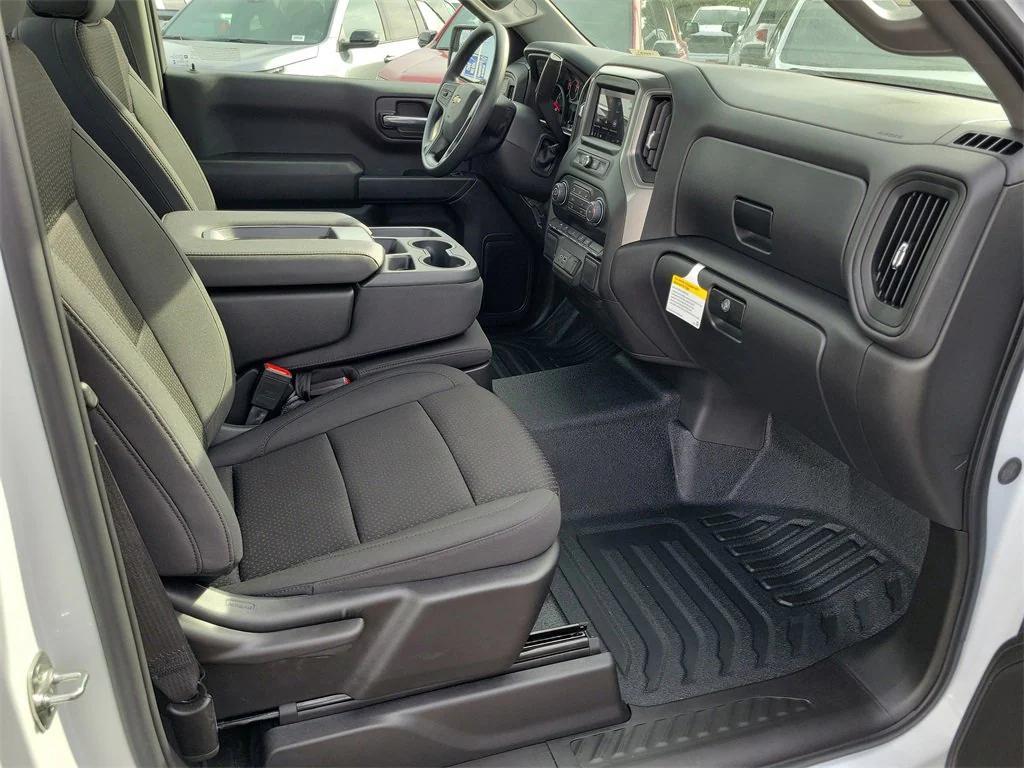 new 2026 Chevrolet Silverado 1500 car, priced at $35,595