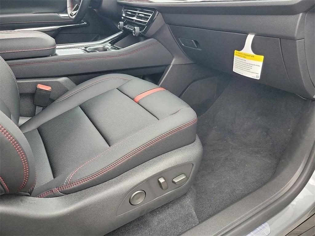 new 2026 Chevrolet Traverse car, priced at $58,215