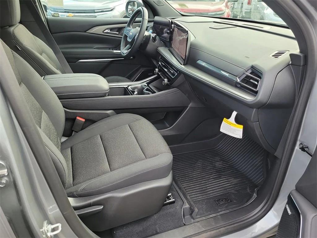 new 2026 Chevrolet Traverse car, priced at $48,280