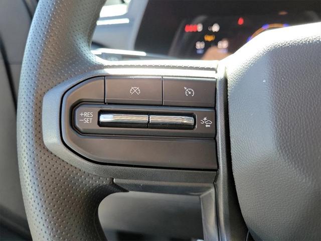 new 2025 Chevrolet Colorado car, priced at $33,495