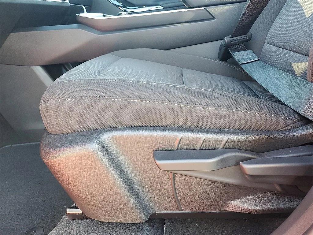 new 2026 Chevrolet Equinox car, priced at $32,135
