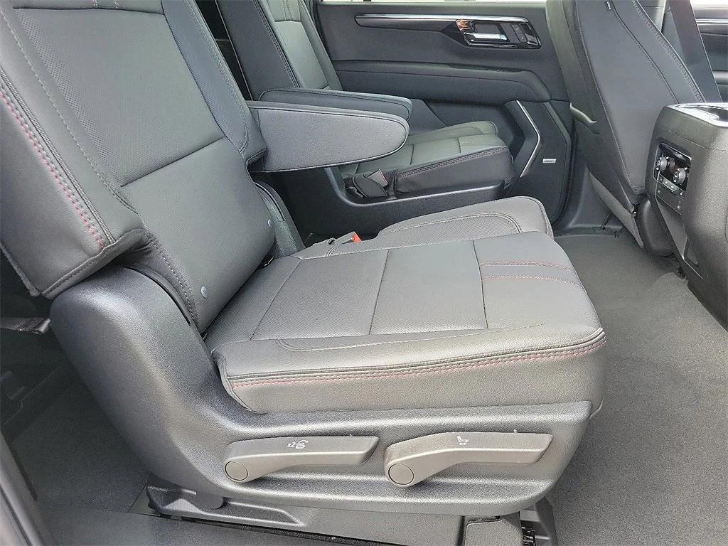 new 2026 Chevrolet Suburban car, priced at $76,625