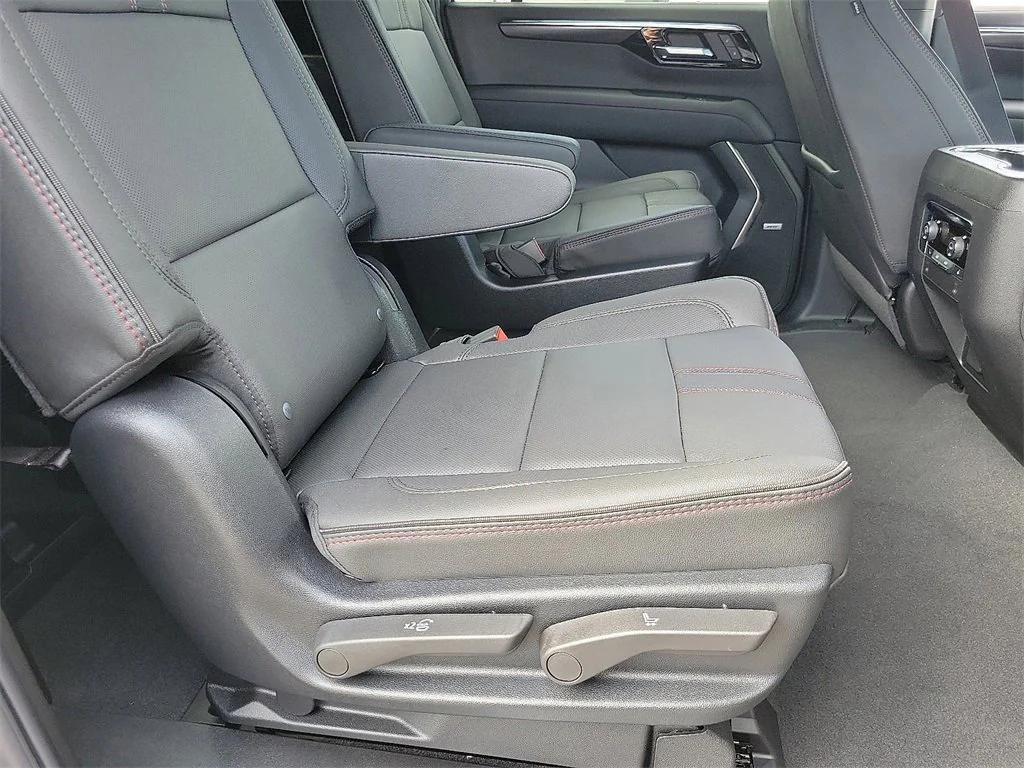 new 2026 Chevrolet Suburban car, priced at $76,625