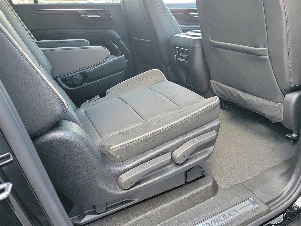 new 2026 Chevrolet Suburban car, priced at $83,930