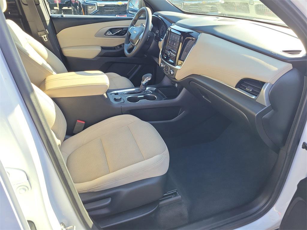 used 2022 Chevrolet Traverse car, priced at $25,450