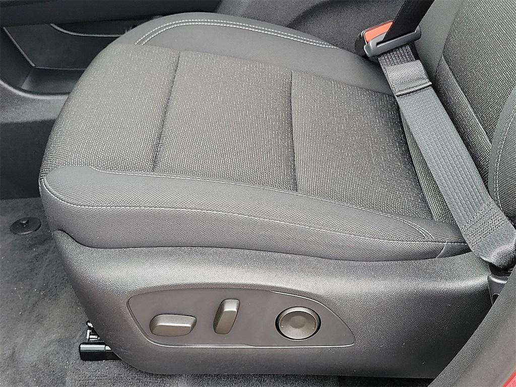 used 2025 Chevrolet Traverse car, priced at $39,999