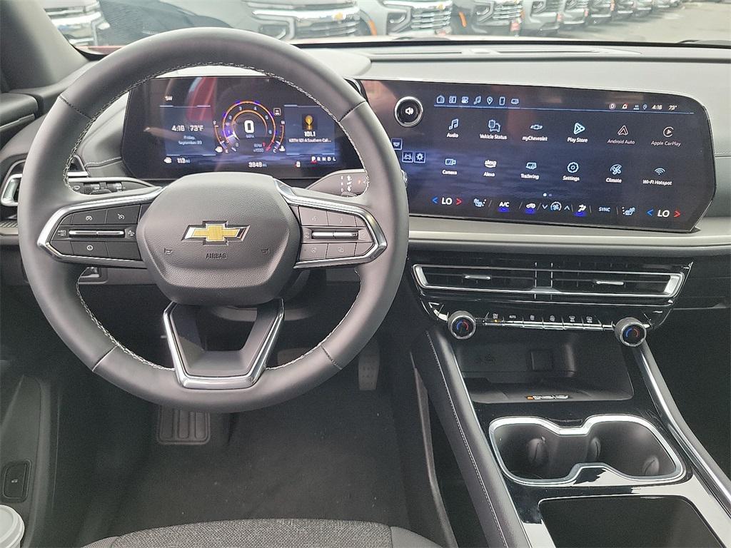 used 2025 Chevrolet Traverse car, priced at $39,999