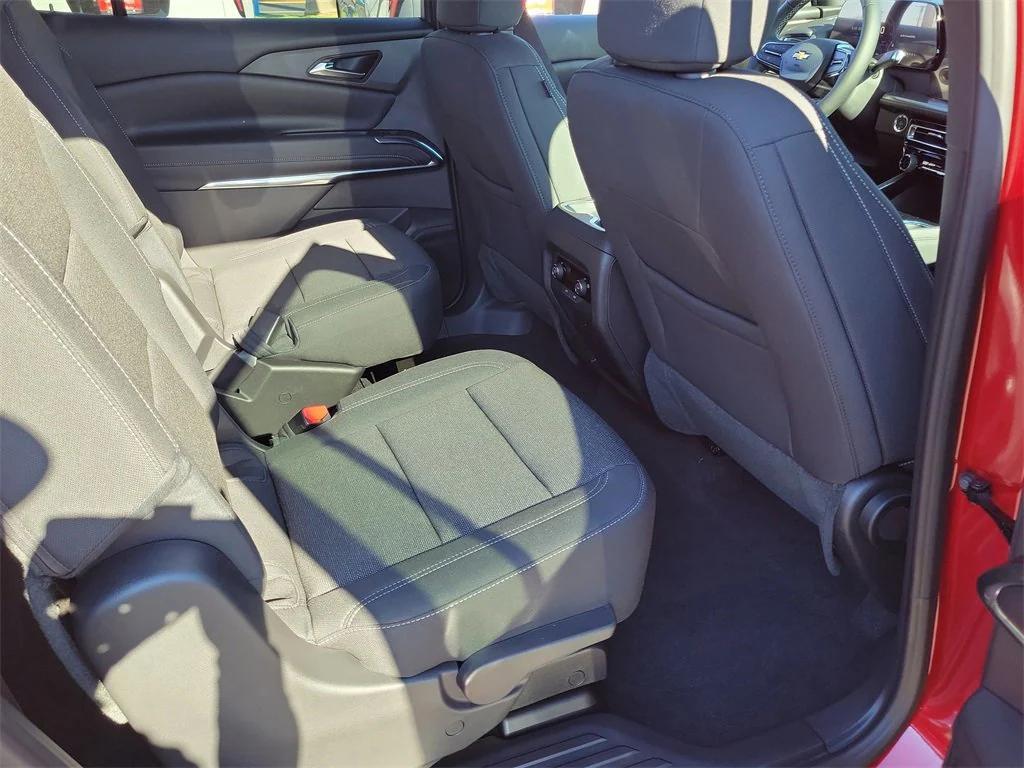 new 2026 Chevrolet Traverse car, priced at $43,315