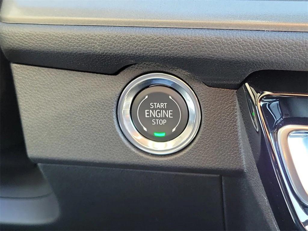 new 2026 Chevrolet Traverse car, priced at $43,315