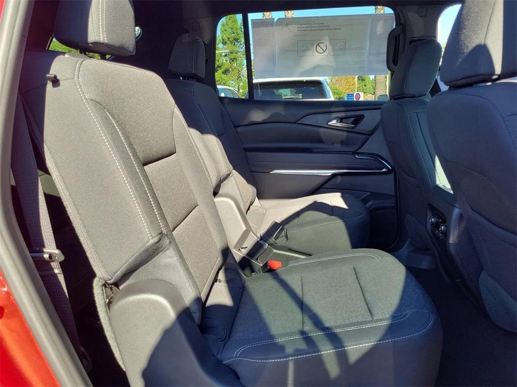 new 2026 Chevrolet Traverse car, priced at $43,315