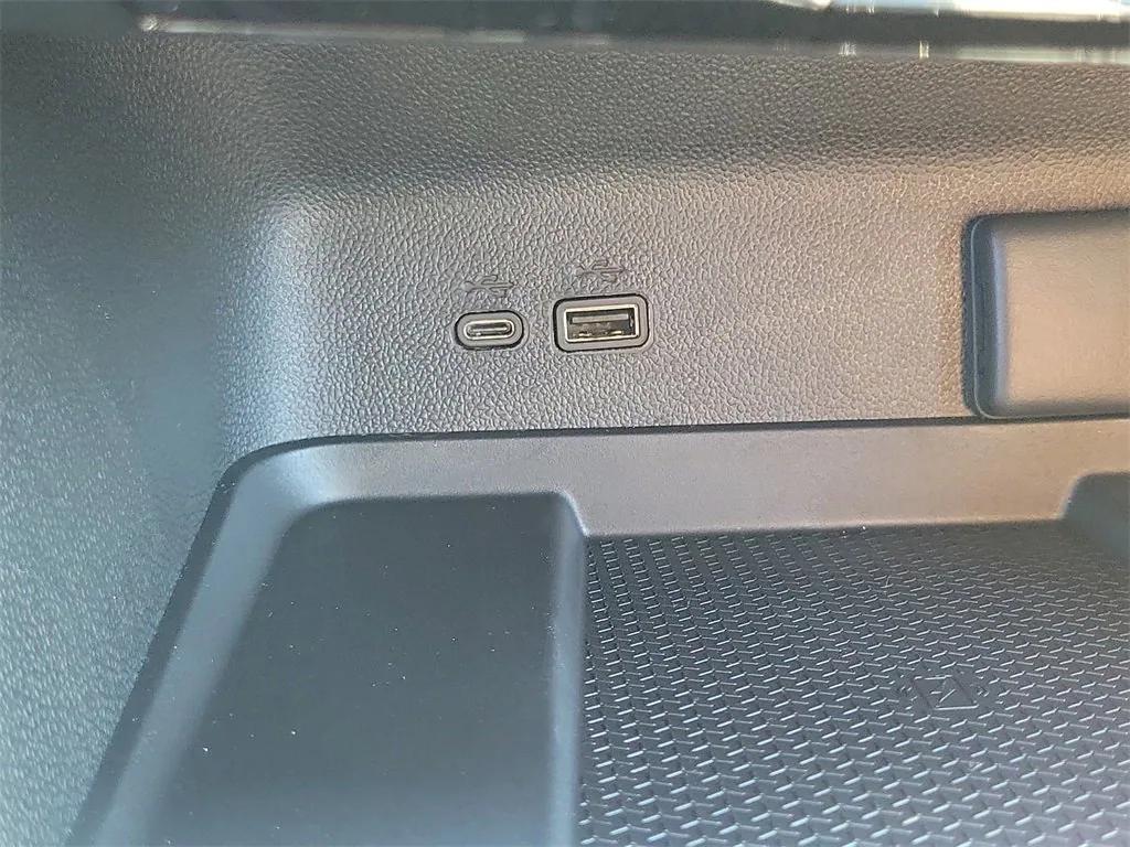 new 2026 Chevrolet Traverse car, priced at $43,315