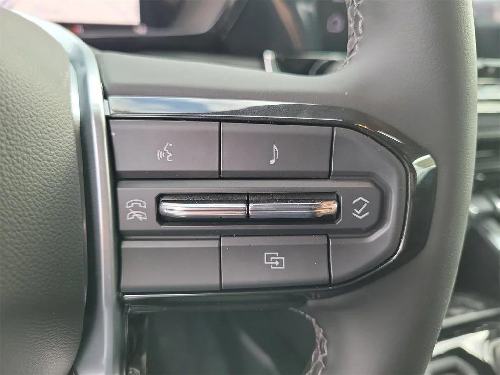 new 2025 Chevrolet Colorado car, priced at $38,590