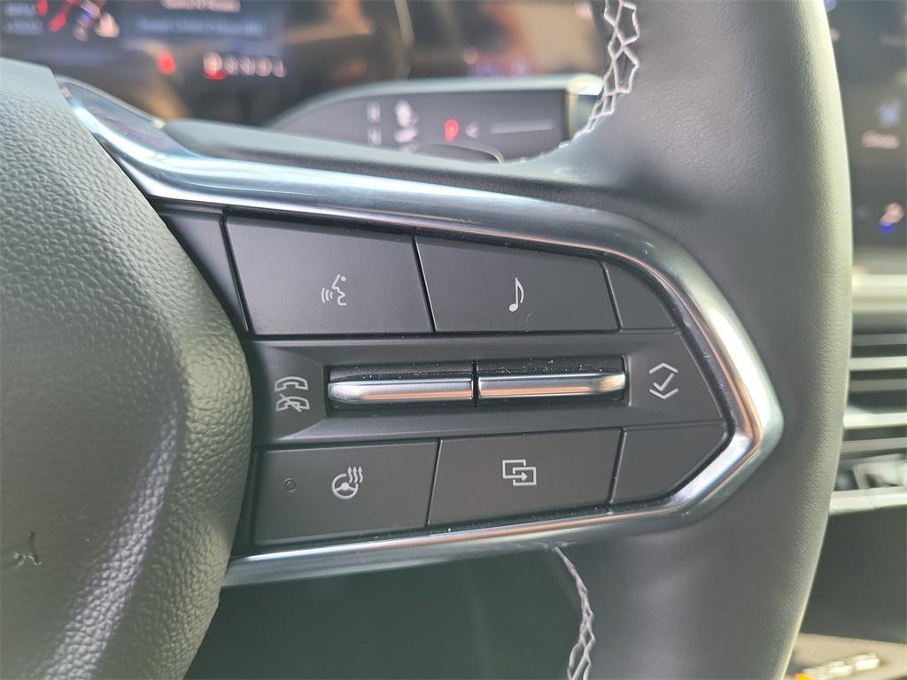 used 2025 Chevrolet Traverse car, priced at $41,888