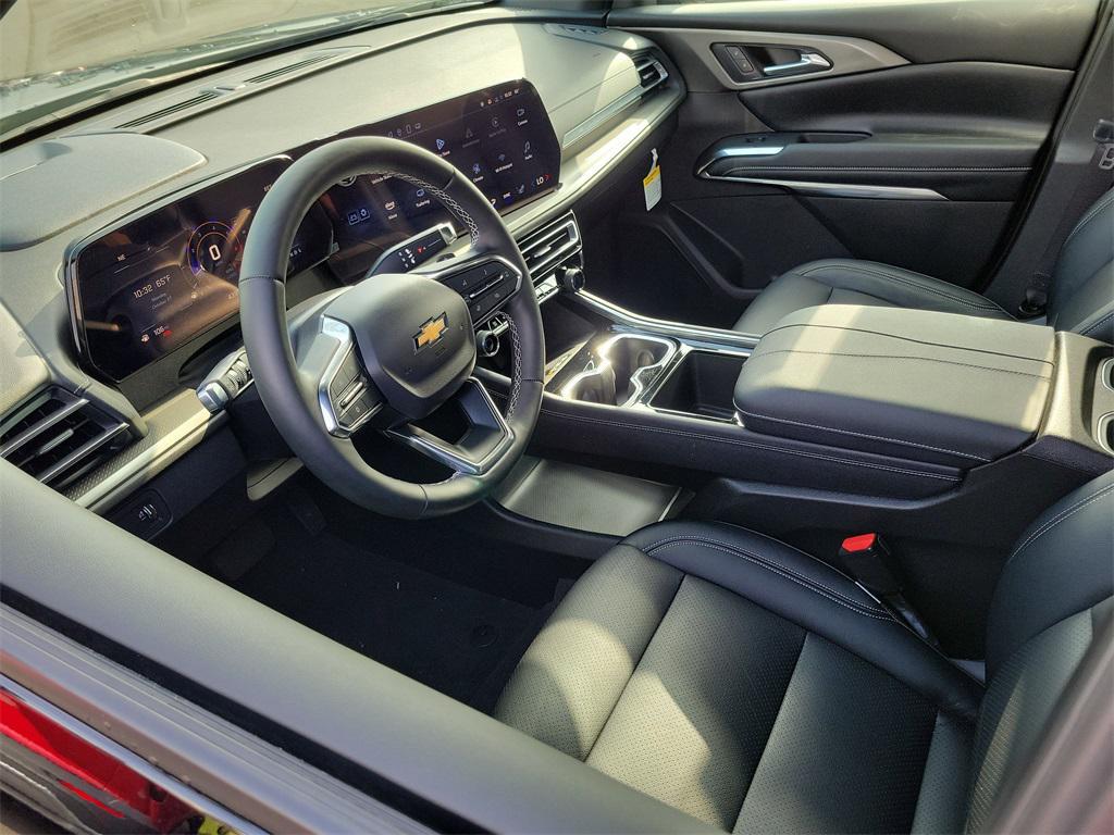 used 2025 Chevrolet Traverse car, priced at $41,888