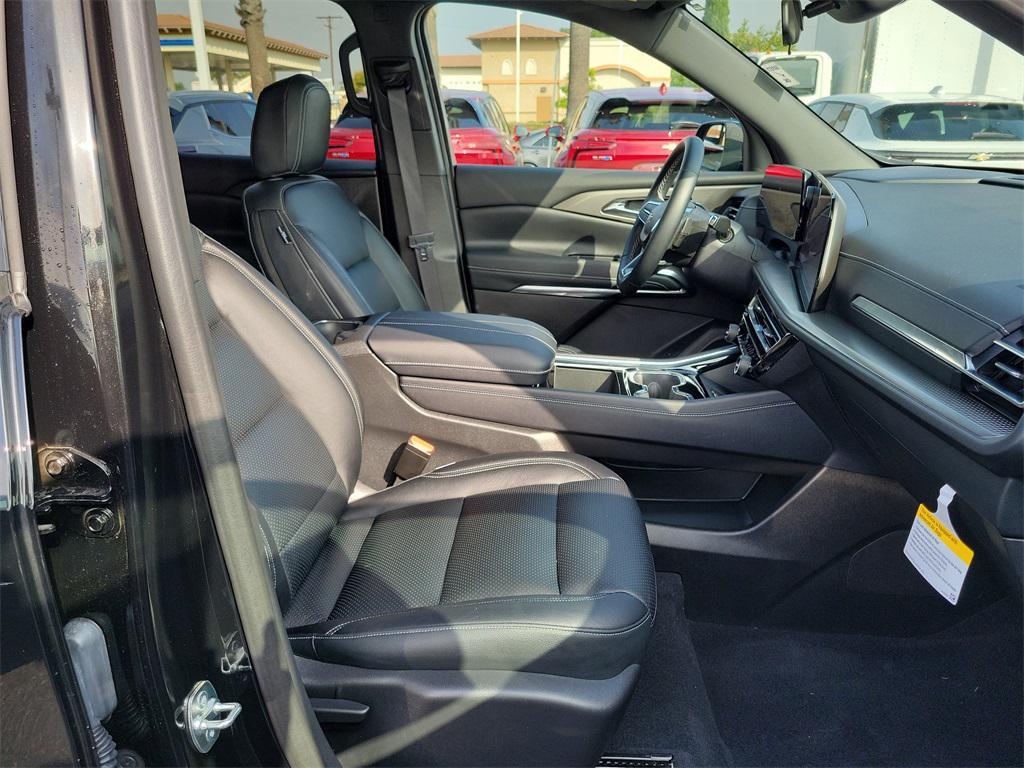 used 2025 Chevrolet Traverse car, priced at $41,888