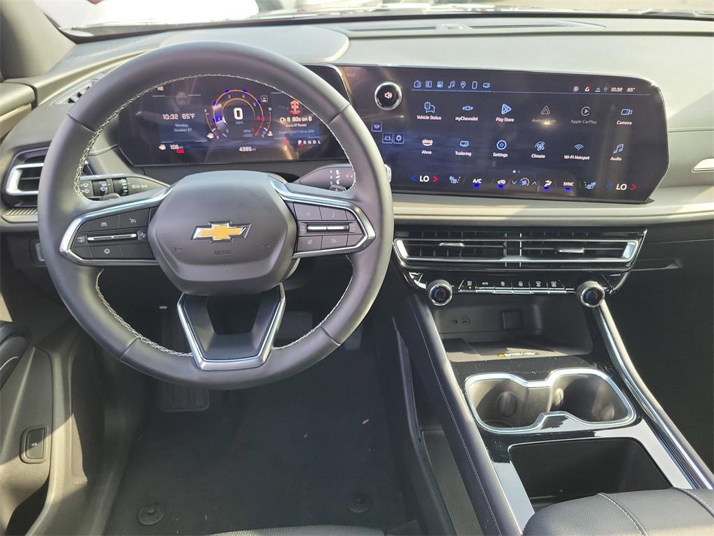used 2025 Chevrolet Traverse car, priced at $41,888