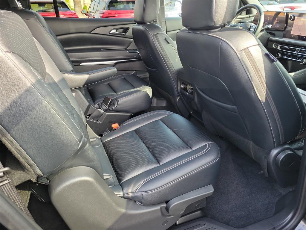 used 2025 Chevrolet Traverse car, priced at $41,888