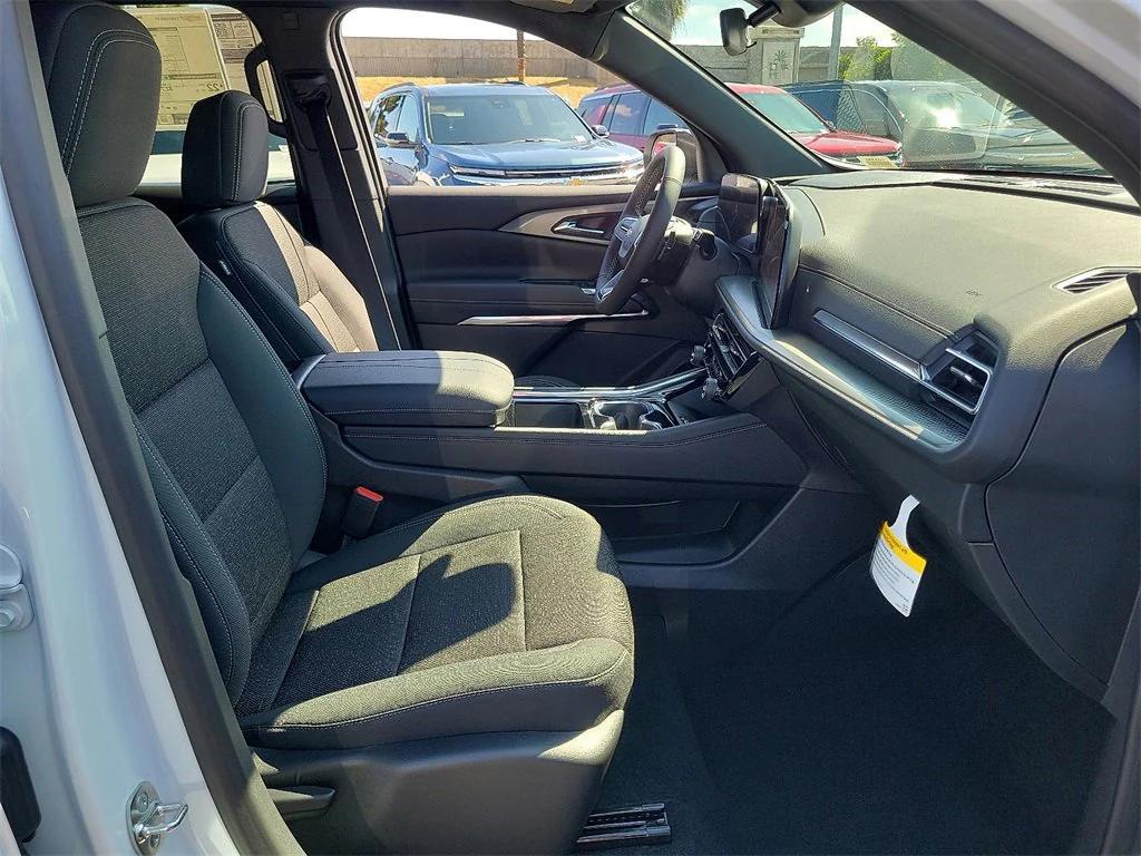 new 2026 Chevrolet Traverse car, priced at $42,820