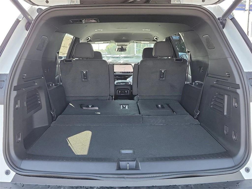 new 2026 Chevrolet Traverse car, priced at $42,820
