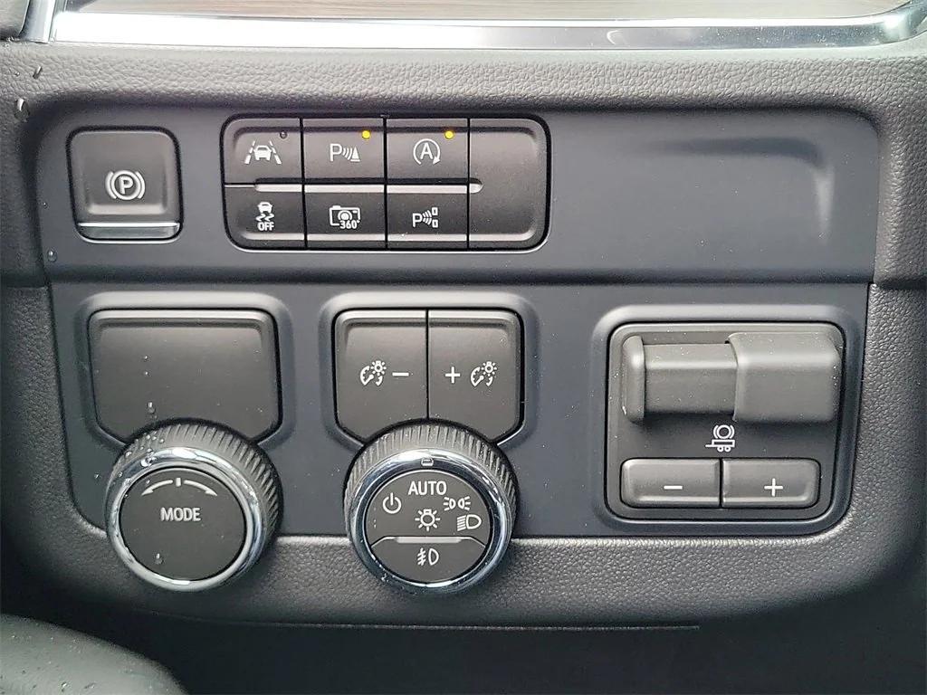 new 2026 Chevrolet Suburban car, priced at $73,370