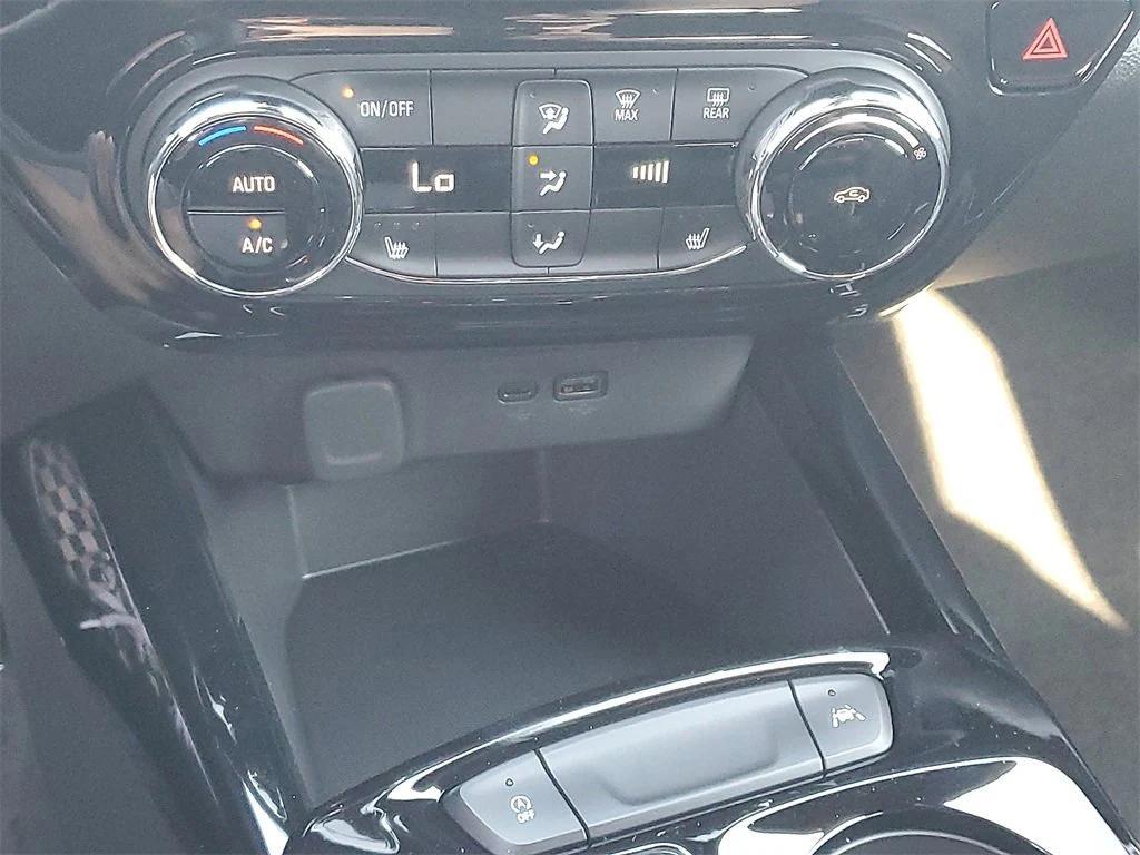 new 2025 Chevrolet Trax car, priced at $27,484