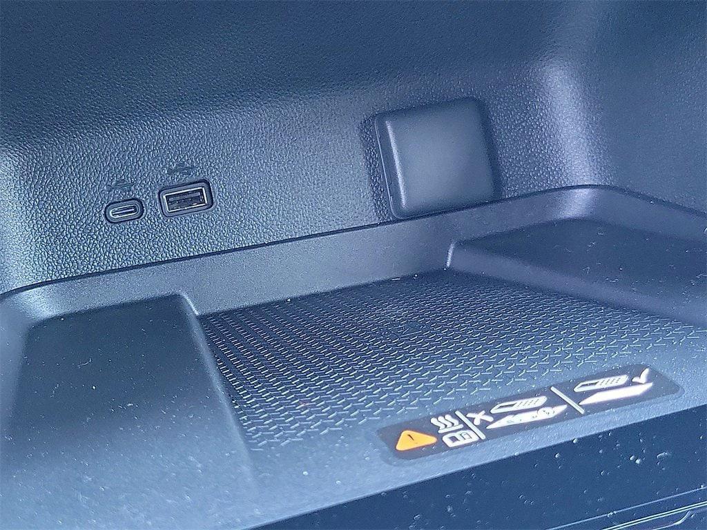 new 2026 Chevrolet Traverse car, priced at $57,719
