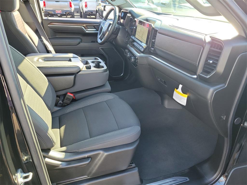 used 2025 Chevrolet Silverado 1500 car, priced at $43,995