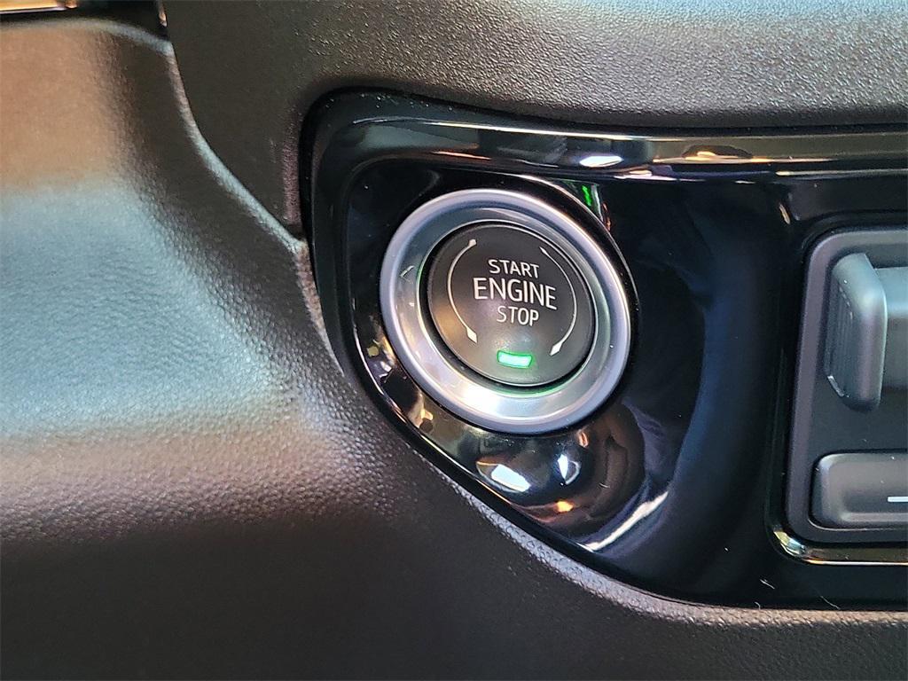 used 2025 Chevrolet Silverado 1500 car, priced at $43,995