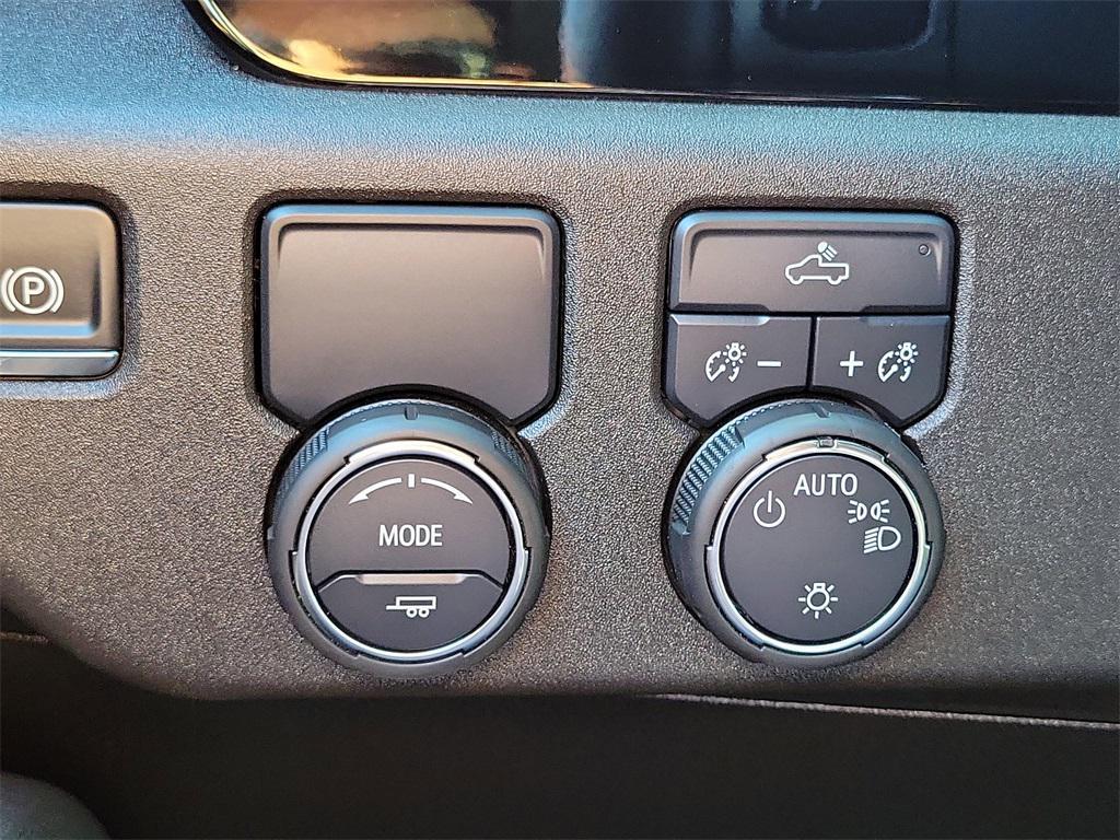 used 2025 Chevrolet Silverado 1500 car, priced at $43,995