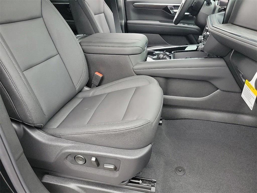 new 2026 Chevrolet Suburban car, priced at $71,705
