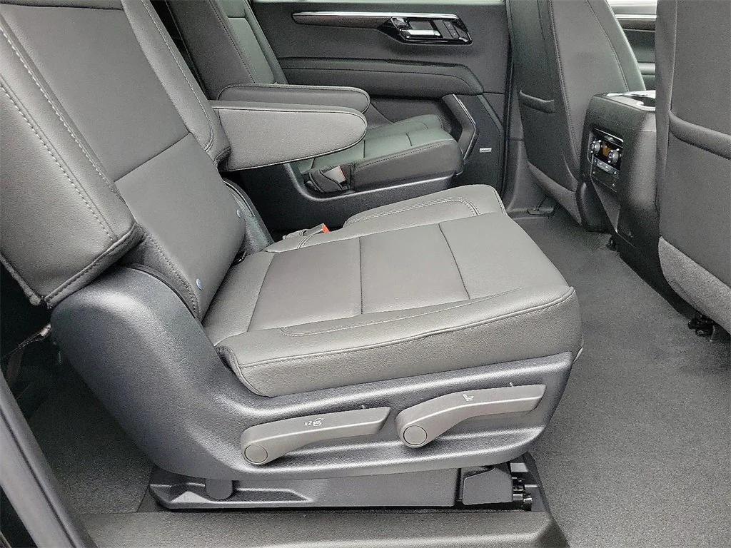 new 2026 Chevrolet Suburban car, priced at $71,705
